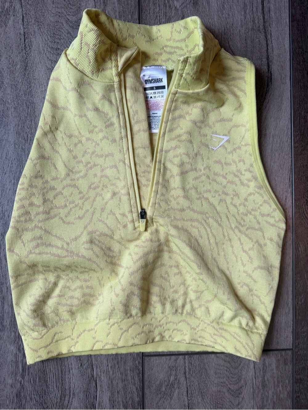 Gymshark-Adapt- Yellow Animal Print Zip-Up Sleeveless Crop Top (S)